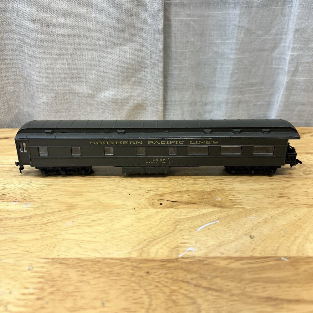 ATHEARN HO SOUTHERN PACIFIC 2907 "WEBER MILLE" OBSERVATION CAR 6 WHEEL TRUCKS